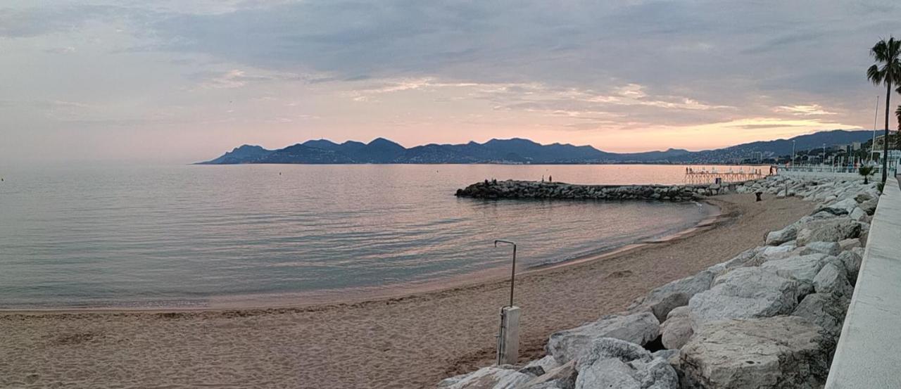 Beau meublé 3 pièces 60 m² Cannes Le Suquet Esterno foto